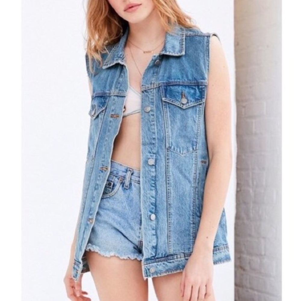OVERSIZED URBAN OUTFITTERS DENIM VEST